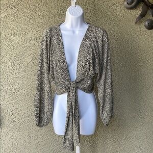 No.119 Princess Polly Cream and Black Long Sleeve Tie Front Blouse